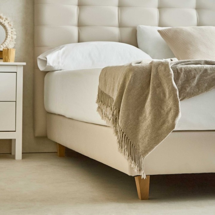 Cama Tapizada Venecia Haya