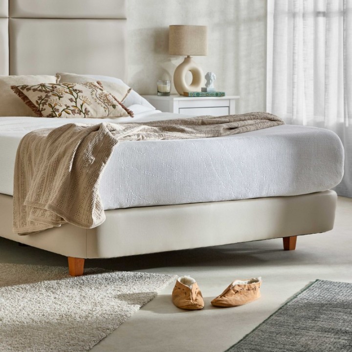 CAMA TAPIZADA PARÍS CEREZO